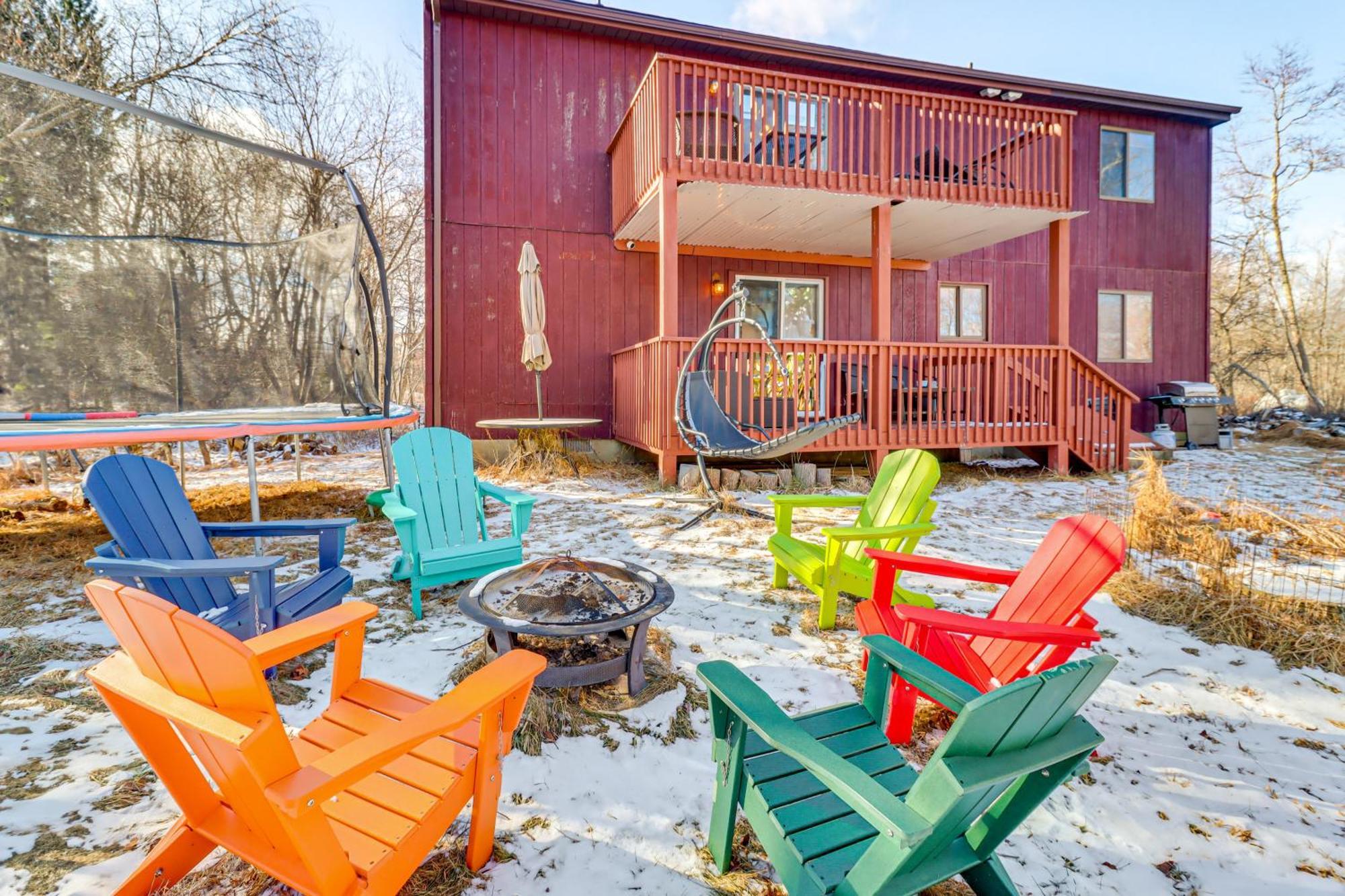 Poconos Home With Private Spa And Fire Pit Long Pond エクステリア 写真