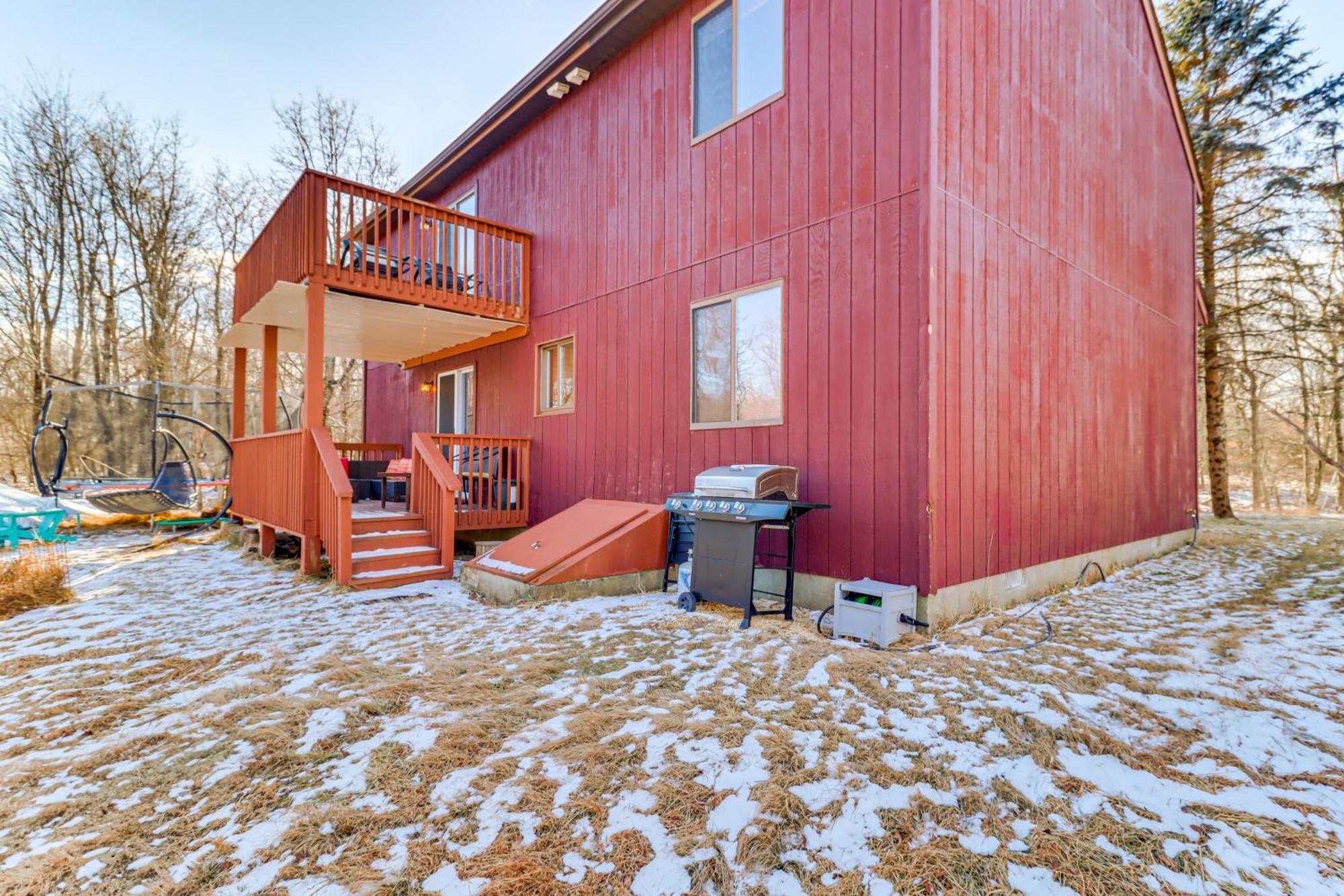 Poconos Home With Private Spa And Fire Pit Long Pond エクステリア 写真