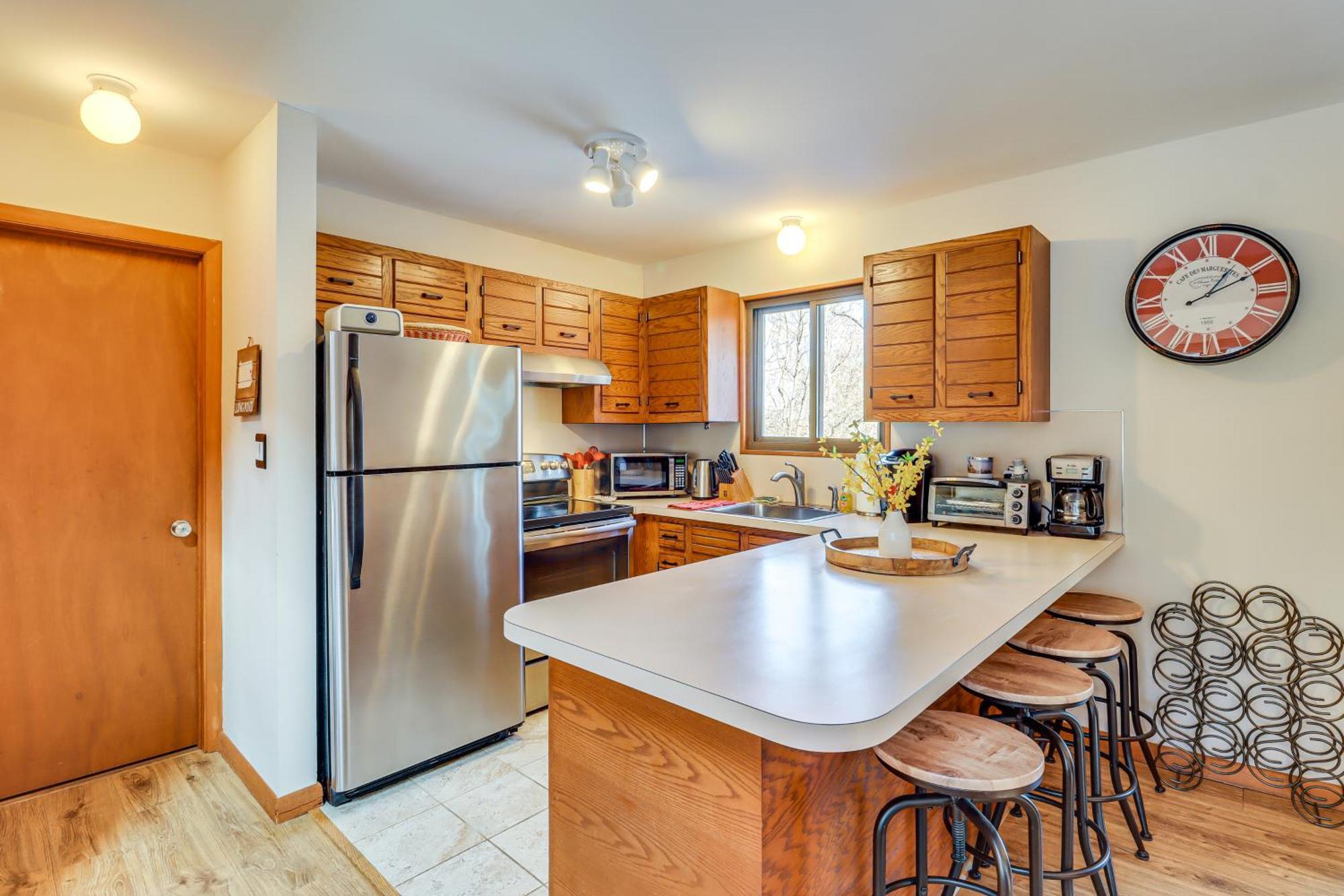 Poconos Home With Private Spa And Fire Pit Long Pond エクステリア 写真
